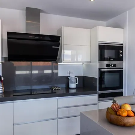 A Luxurious On The Island Of Tenerife Villa *